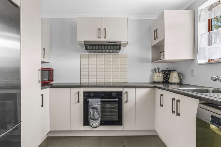 Photo of property in 10 Marblewood Grove, Pukekohe, 2120