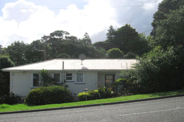 Photo of property in 5 Norman Road, Titirangi, Auckland, 0604