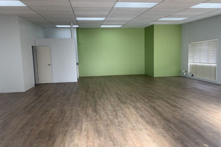 Photo of property in 2/151 Kitchener Road, Pukekohe, 2120