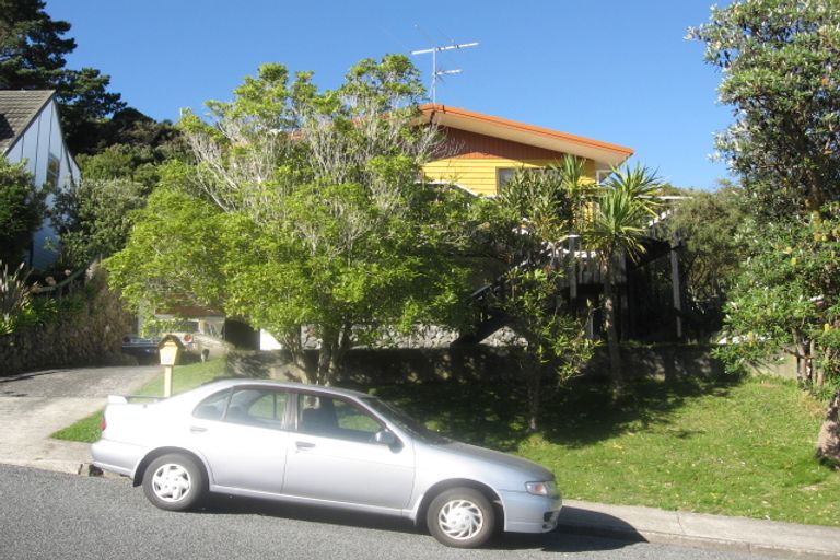 Photo of property in 16 Kingsley Street, Stokes Valley, Lower Hutt, 5019