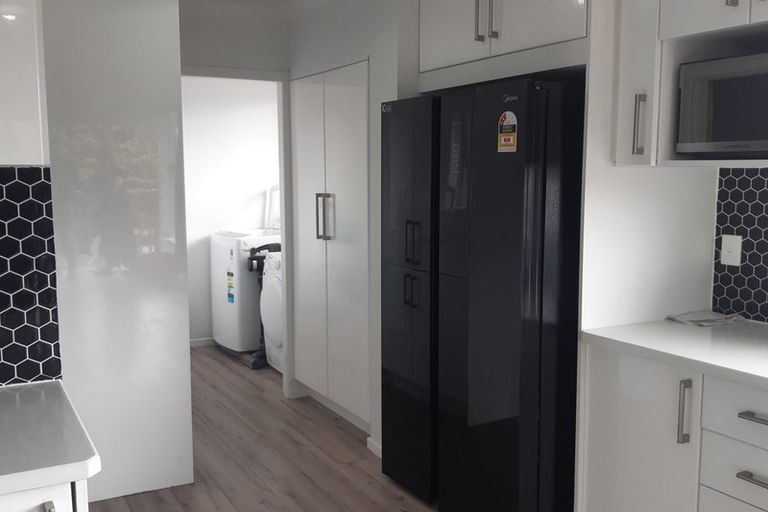 Photo of property in 9 Tirita Street, Kawaha Point, Rotorua, 3010