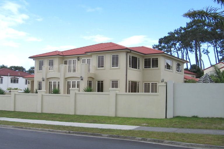 Photo of property in 9 Mansion Court, West Harbour, Auckland, 0618