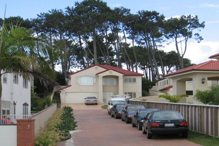 Photo of property in 17 Mansion Court, West Harbour, Auckland, 0618