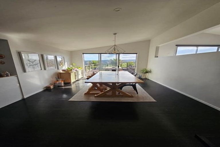 Photo of property in 30 Grendon Road, Titirangi, Auckland, 0604