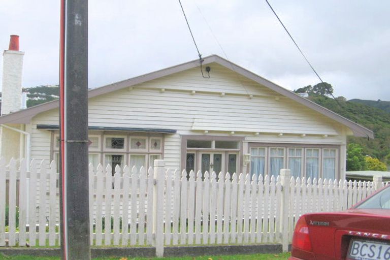 Photo of property in 4 Collier Avenue, Karori, Wellington, 6012