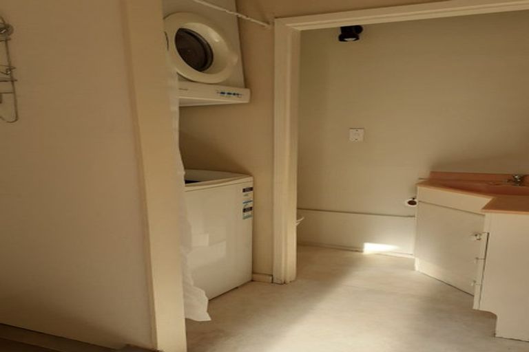Photo of property in 36 Macdonald Crescent, Te Aro, Wellington, 6011