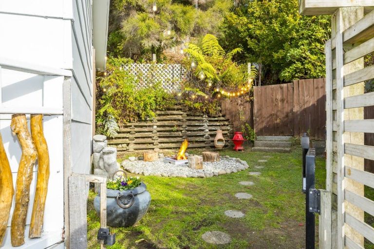 Photo of property in 33 Fraser Street, Wainuiomata, Lower Hutt, 5014