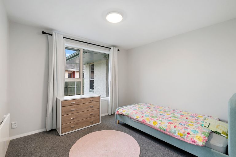 Photo of property in 36 Oakley Crescent, Hornby, Christchurch, 8042