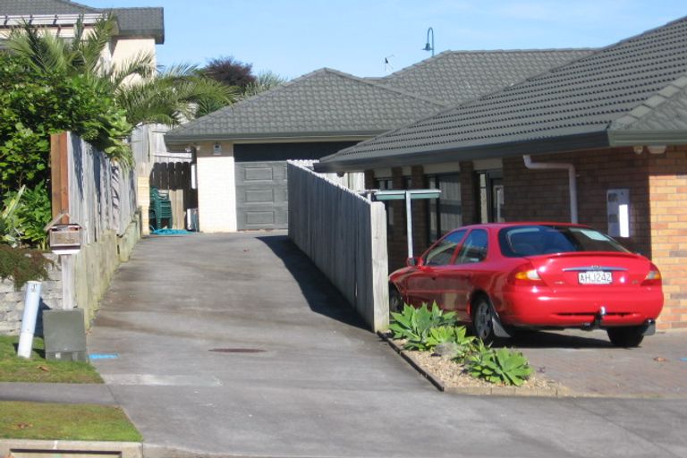 Photo of property in 23b John Brooke Crescent, East Tamaki Heights, Auckland, 2016