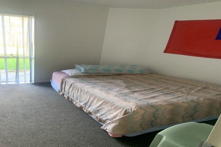 Photo of property in 4 Volta Place, Clendon Park, Auckland, 2103