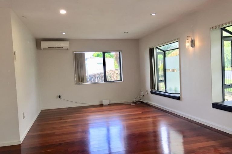 Photo of property in 18 Stottholm Road, Titirangi, Auckland, 0604