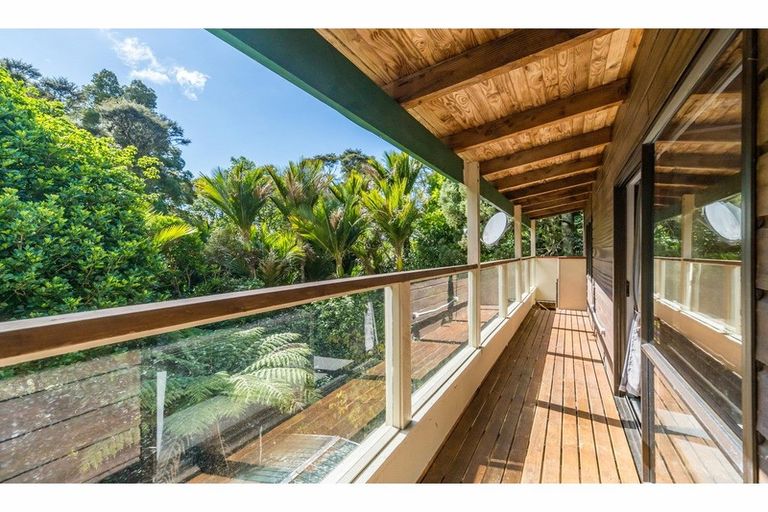 Photo of property in 271 Huia Road, Titirangi, Auckland, 0604