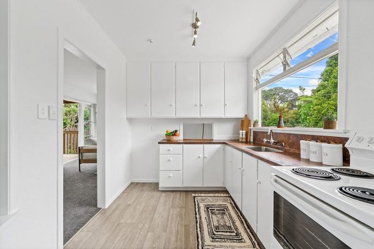 Photo of property in 224 Don Buck Road, Massey, Auckland, 0614