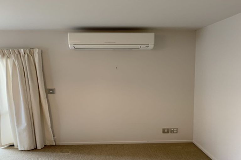 Photo of property in 8p Finlay Terrace, Mount Cook, Wellington, 6021