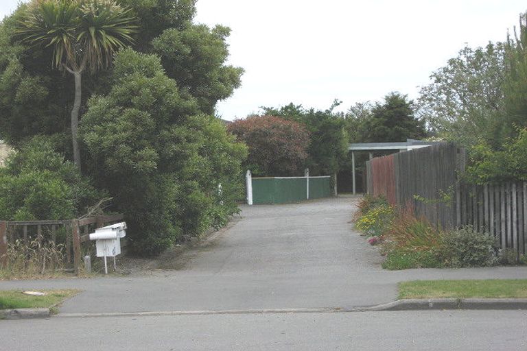 Photo of property in 1/15a Genista Place, Parklands, Christchurch, 8083