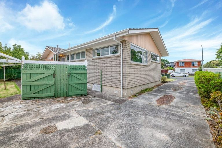 Photo of property in 123 Muir Avenue, Mangere Bridge, Auckland, 2022