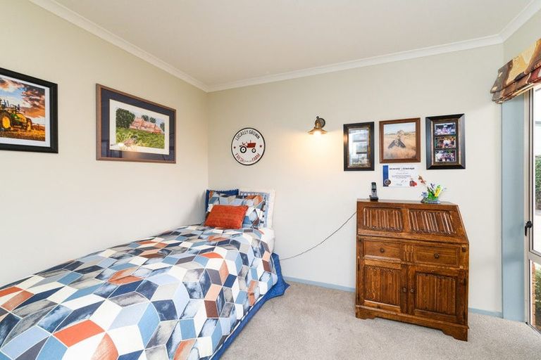 Photo of property in 17 Suffolk Crescent, Feilding, 4702