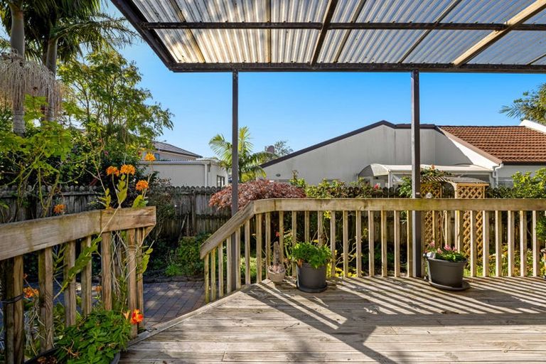 Photo of property in 43 Riverstone Road, Te Atatu Peninsula, Auckland, 0610