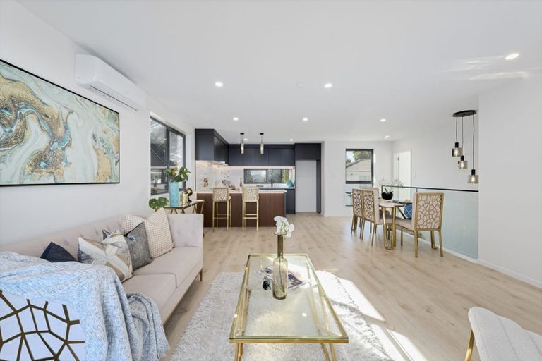 Photo of property in 8b Hadfield Street, Beach Haven, Auckland, 0626
