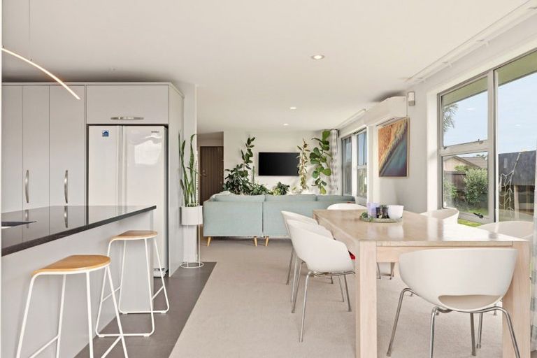 Photo of property in 11 Coutts Street, Papamoa Beach, Papamoa, 3118