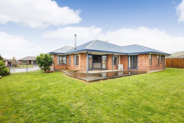 Photo of property in 186 Pacific Drive, Fitzherbert, Palmerston North, 4410