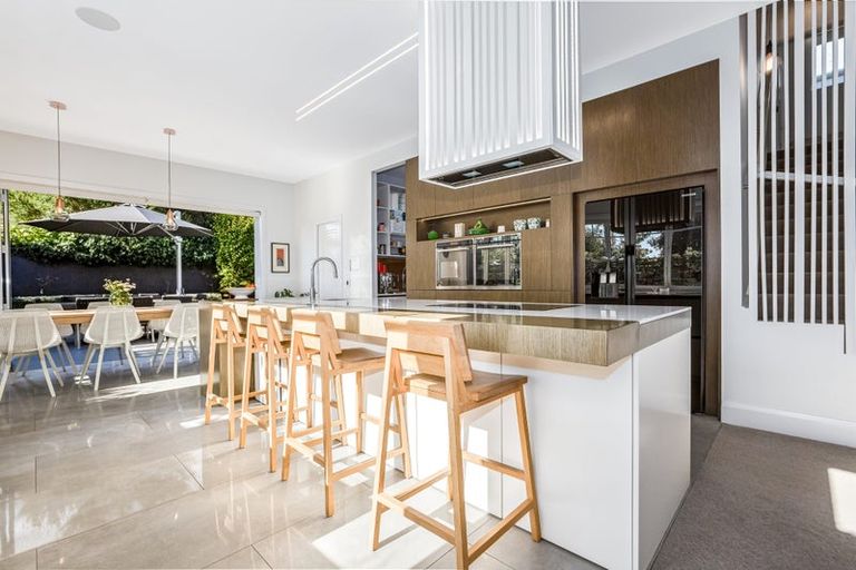 Photo of property in 15 Nikau Street, Eastbourne, Lower Hutt, 5013