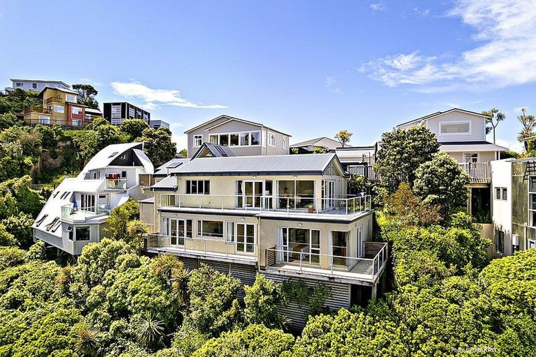 Photo of property in 30 Lerwick Terrace, Melrose, Wellington, 6023