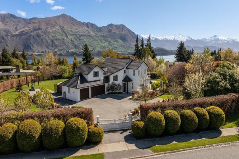 Photo of property in 49 Ridgecrest, Wanaka, 9305
