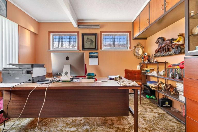 Photo of property in 9 Tiki Street, New Lynn, Auckland, 0600