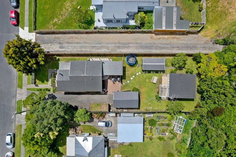 Photo of property in 16 Puriri Road, Waikanae, 5036