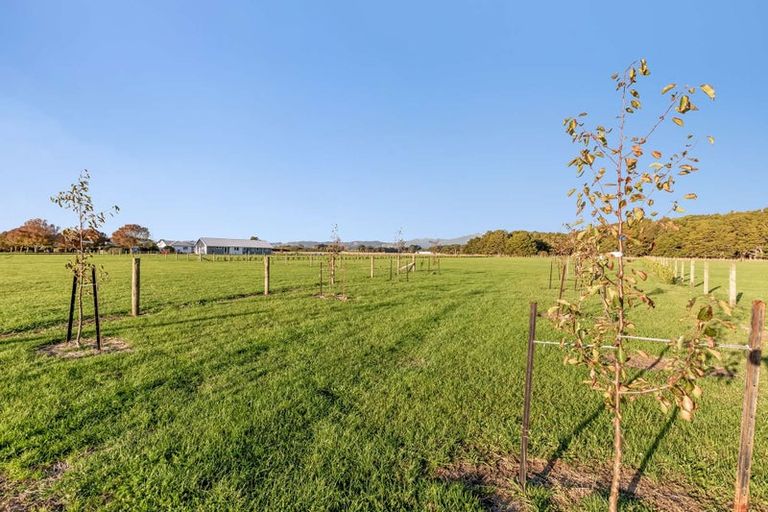 Photo of property in 35 Woven Stone Way, Ohau, 5570