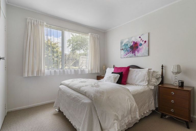 Photo of property in 71 Hartley Terrace, Massey, Auckland, 0614