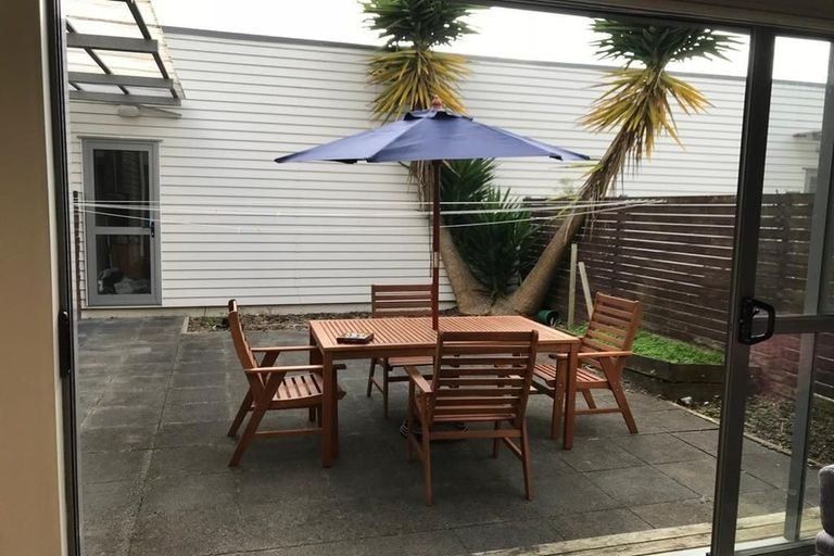 Photo of property in 16 Zabeel Crescent, Takanini, 2112