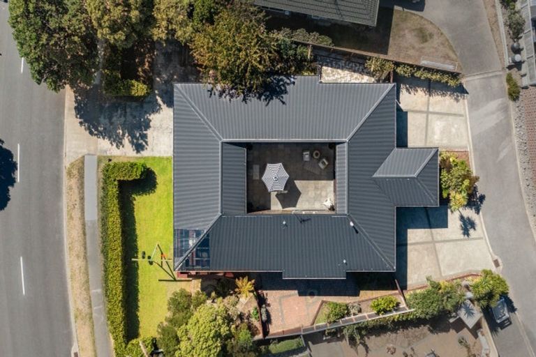 Photo of property in 22 Millennium Hill, Paraparaumu, 5032