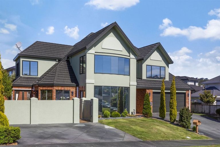 Photo of property in 30 Lanyon Place, Whitby, Porirua, 5024