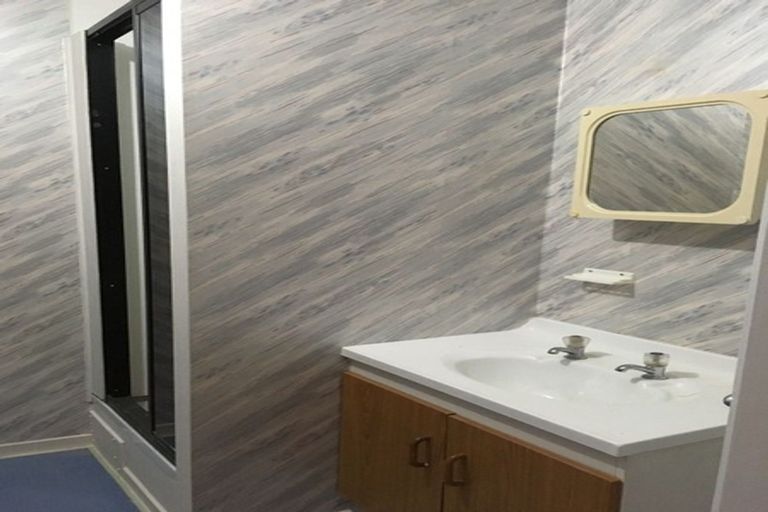 Photo of property in 18 Konini Road, Titirangi, Auckland, 0604