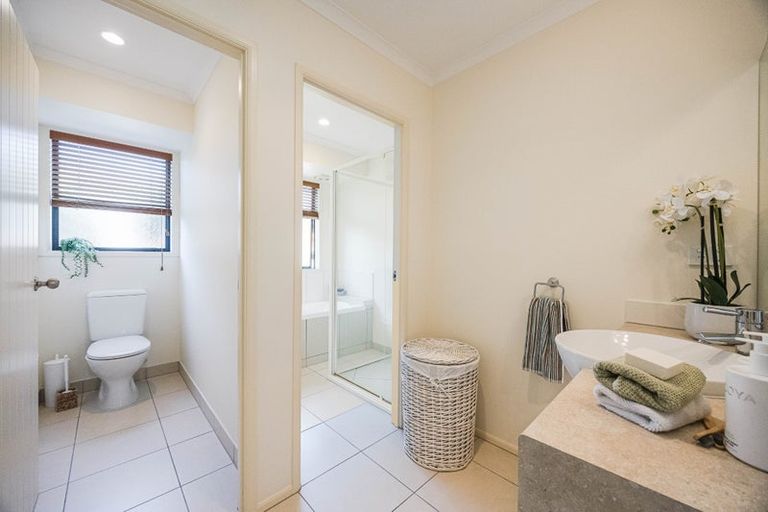 Photo of property in 22 Ballymore Drive, Pinehill, Auckland, 0632