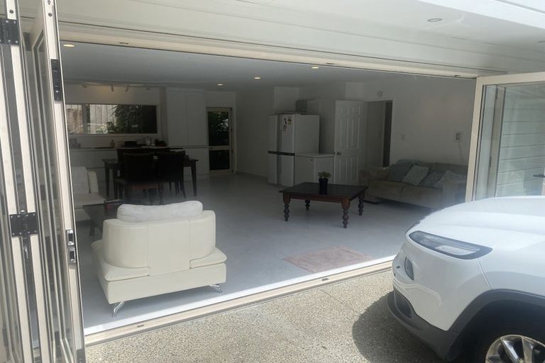 Photo of property in 1/100 Saddleback Rise, Murrays Bay, Auckland, 0630