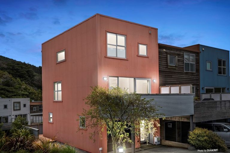 Photo of property in 65 Saddleback Grove, Karori, Wellington, 6012