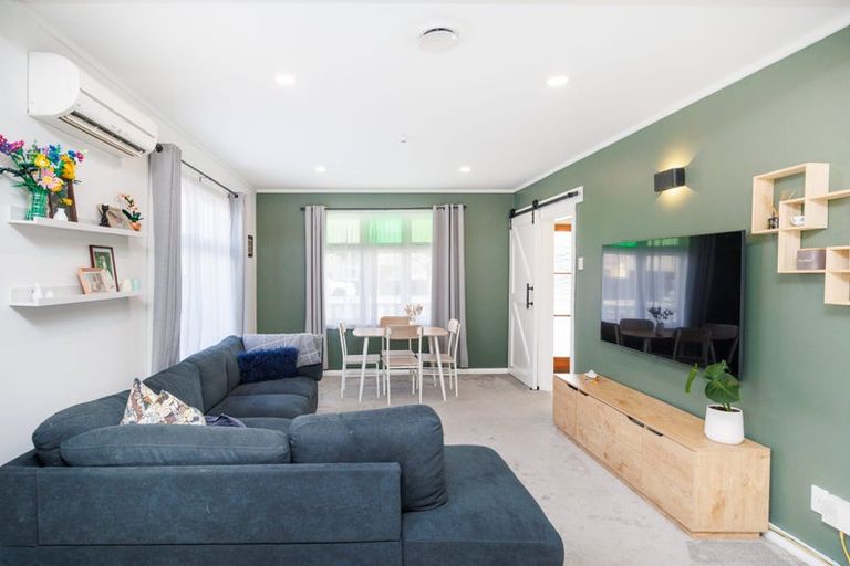 Photo of property in 15 Colombo Street, Hokowhitu, Palmerston North, 4410