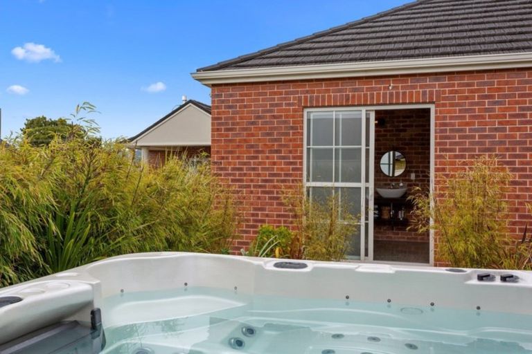 Photo of property in 121 Saint Kilda Road, Cambridge, 3434