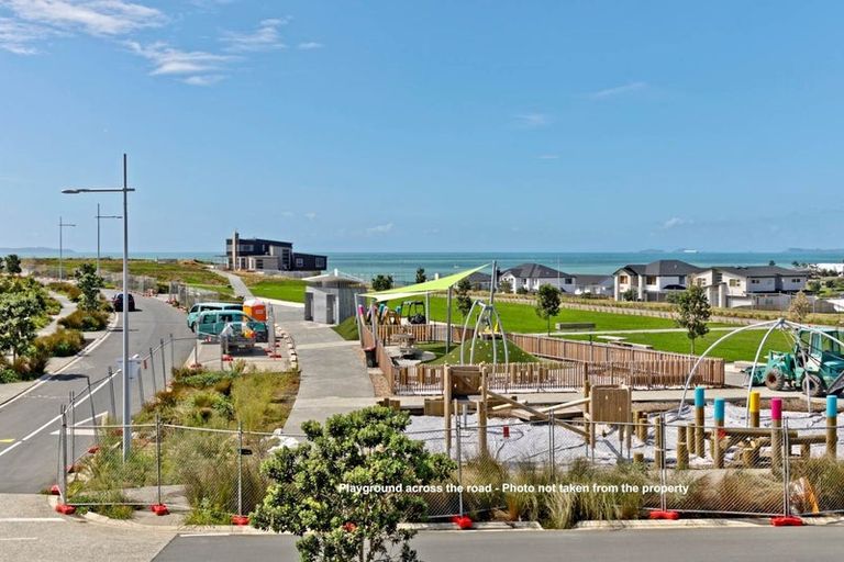 Photo of property in 36 Headland Drive, Long Bay, Auckland, 0630