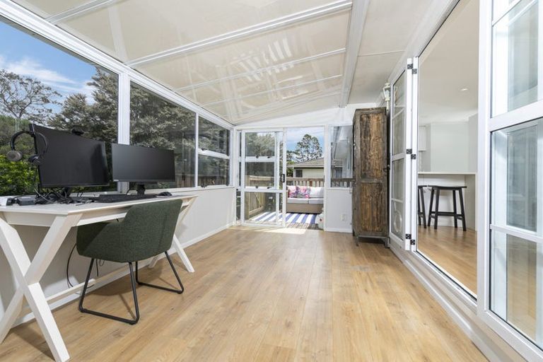Photo of property in 107 Oreil Avenue, West Harbour, Auckland, 0618