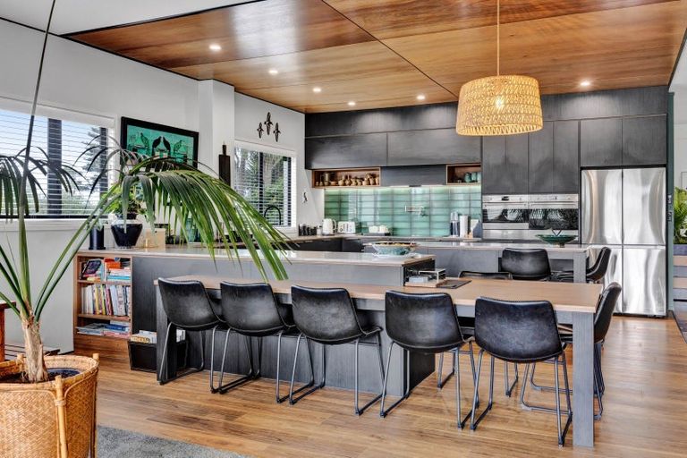 Photo of property in Headlands Opunake, 32 Fox Street, Opunake, 4616