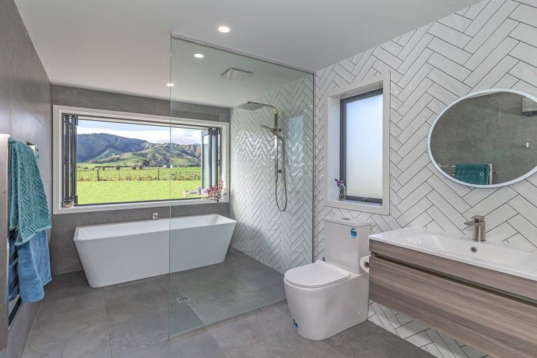 Photo of property in 28 Oriwa Lane, Levin, 5571