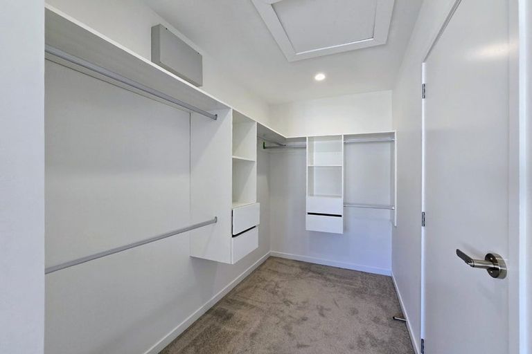 Photo of property in 7b Gulf Crest, Bucklands Beach, Auckland, 2012