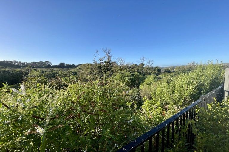 Photo of property in 36 Koreke Close, Kenepuru, Porirua, 5022