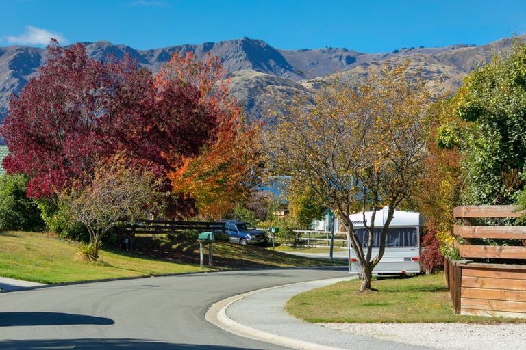 Photo of property in 6 Ryalls Way, Lake Hawea, Wanaka, 9382