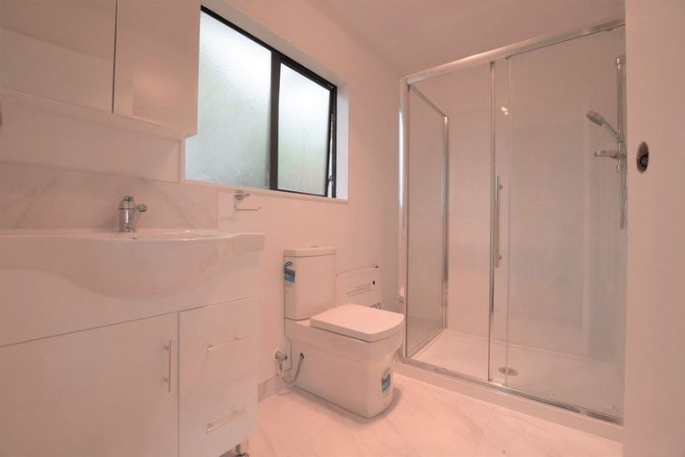 Photo of property in 36 Forest Hill Road, Henderson, Auckland, 0612