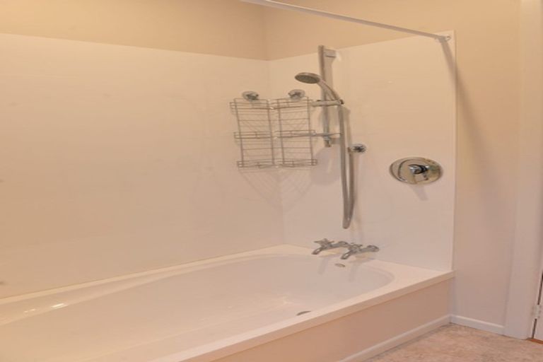 Photo of property in 16 Sandringham Street, Oamaru North, Oamaru, 9400